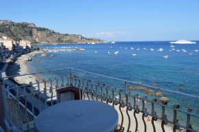 Отель Alfia & Turi Giardini Naxos - Taormina  Джардини Наксос